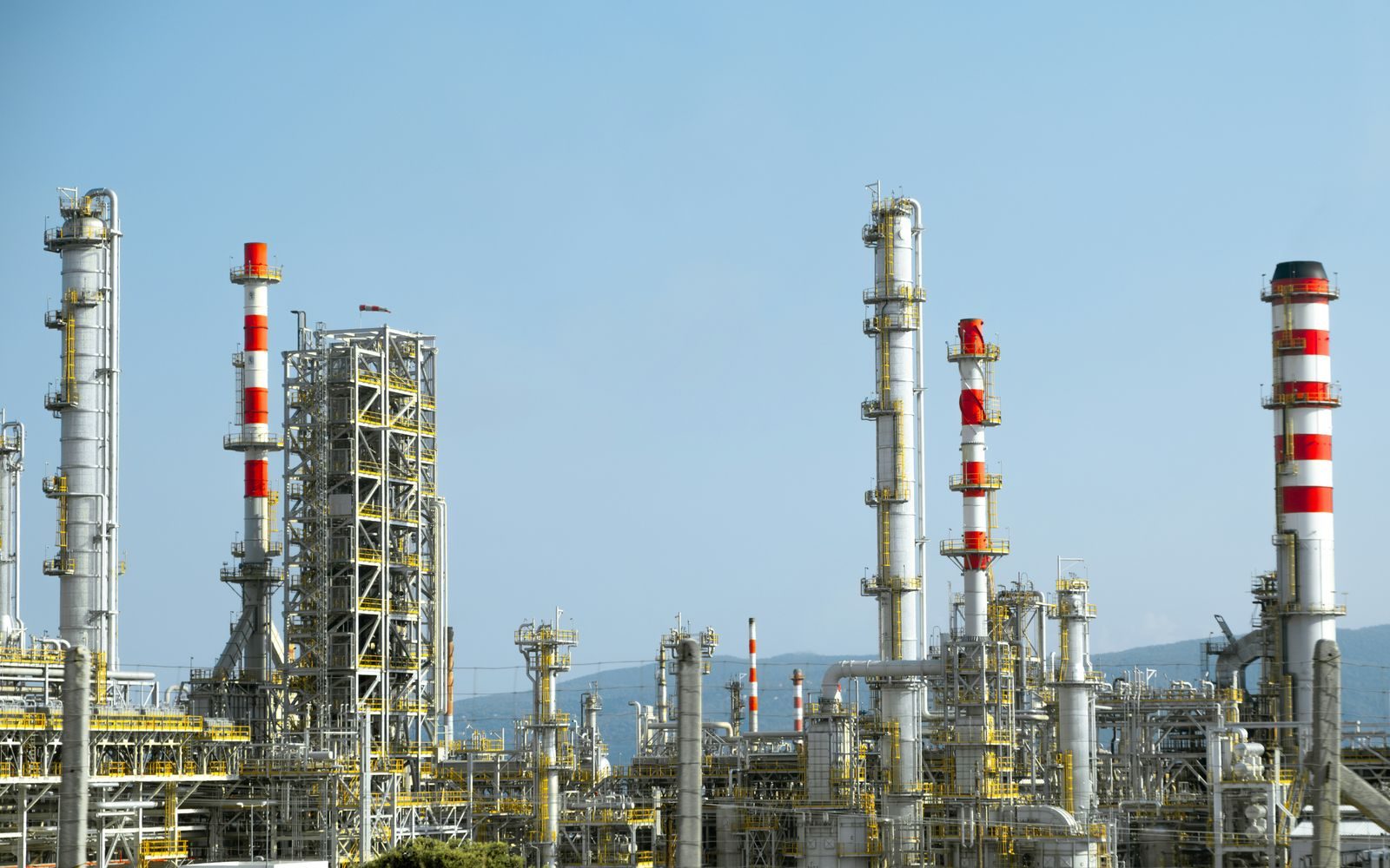 Onshore oil & gas refinery with ATEX hazardous areas